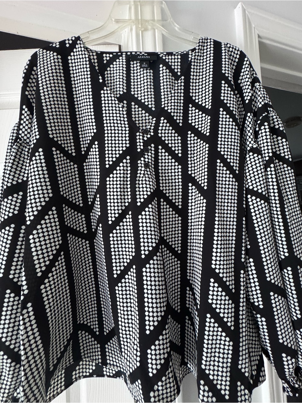 Alfani Black & White Geometric Dot Tunic Size Medium